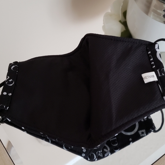 Designer Face Mask  LAST ONE!🖤🤍 - Picture 2 of 2